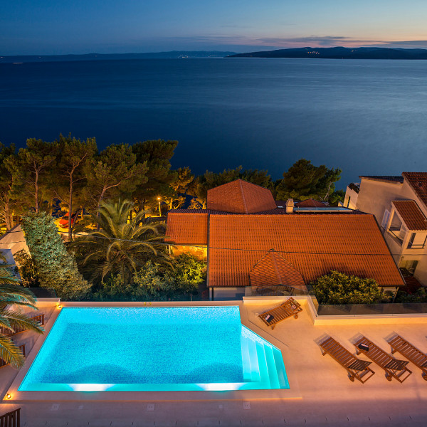 Villa Perla, Villa Perla in Bratu&scaron; on the Makarska Riviera &ndash; Apartments with a view of the Adriatic Sea Ba&scaron;ka Voda