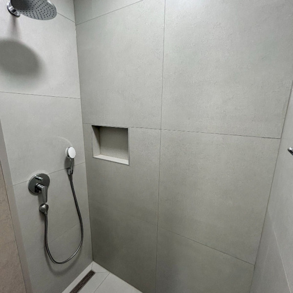Bathroom / WC, Villa Perla, Villa Perla in Bratu&scaron; on the Makarska Riviera &ndash; Apartments with a view of the Adriatic Sea Ba&scaron;ka Voda