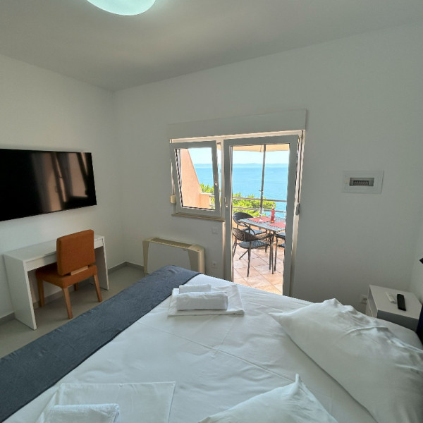 Bedrooms, Villa Perla, Villa Perla in Bratu&scaron; on the Makarska Riviera &ndash; Apartments with a view of the Adriatic Sea Ba&scaron;ka Voda
