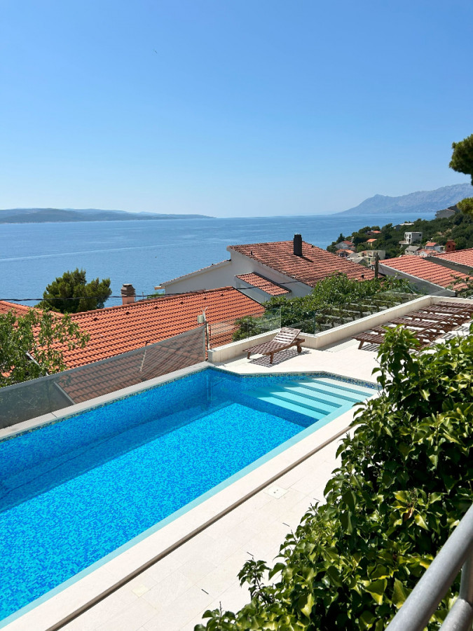 Apartment 10, Villa Perla in Bratu&scaron; on the Makarska Riviera &ndash; Apartments with a view of the Adriatic Sea Ba&scaron;ka Voda