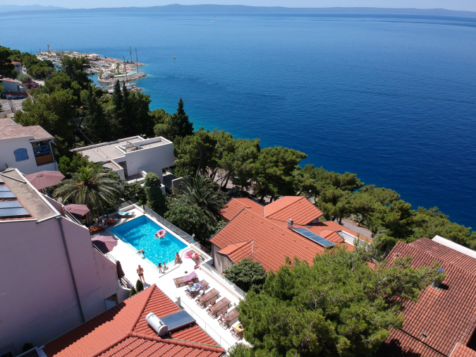 Exterior, Villa Perla in Bratu&scaron; on the Makarska Riviera &ndash; Apartments with a view of the Adriatic Sea Ba&scaron;ka Voda