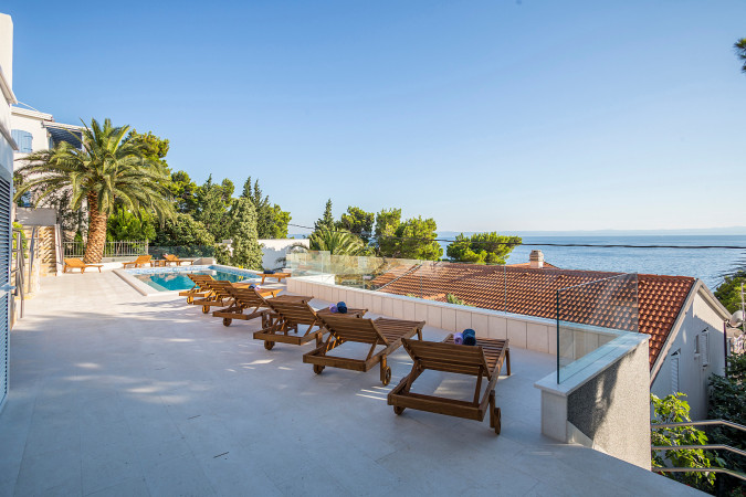Exterior, Villa Perla in Bratu&scaron; on the Makarska Riviera &ndash; Apartments with a view of the Adriatic Sea Ba&scaron;ka Voda