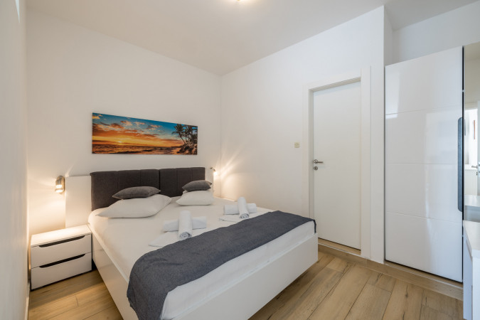 Apartment 7, Villa Perla in Bratu&scaron; on the Makarska Riviera &ndash; Apartments with a view of the Adriatic Sea Ba&scaron;ka Voda