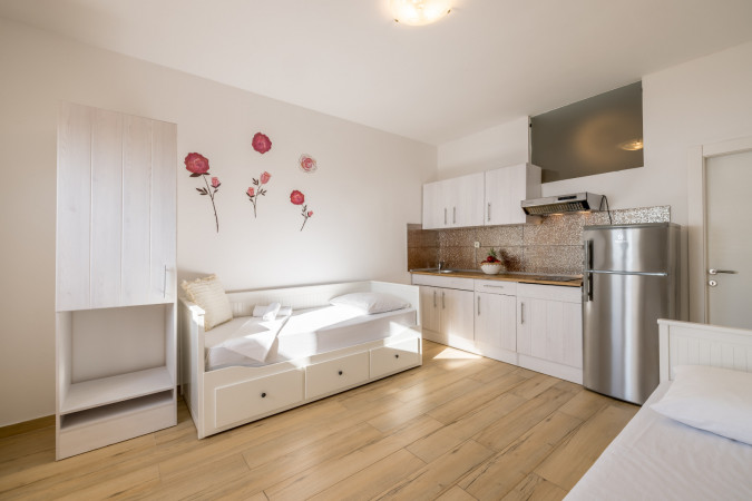 Apartment 7, Villa Perla in Bratu&scaron; on the Makarska Riviera &ndash; Apartments with a view of the Adriatic Sea Ba&scaron;ka Voda
