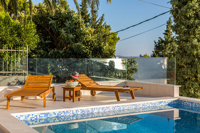 Exterior, Villa Perla in Bratu&scaron; on the Makarska Riviera &ndash; Apartments with a view of the Adriatic Sea Ba&scaron;ka Voda