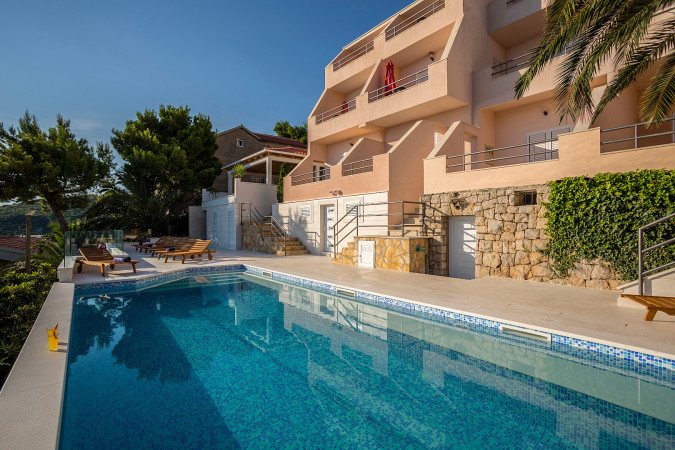 Exterior, Villa Perla in Bratu&scaron; on the Makarska Riviera &ndash; Apartments with a view of the Adriatic Sea Ba&scaron;ka Voda