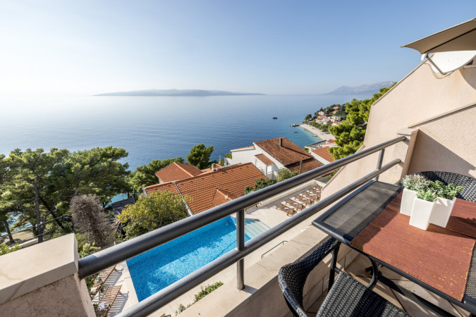 Apartment 1, Villa Perla in Bratu&scaron; on the Makarska Riviera &ndash; Apartments with a view of the Adriatic Sea Ba&scaron;ka Voda