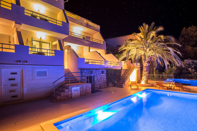 Exterior, Villa Perla in Bratu&scaron; on the Makarska Riviera &ndash; Apartments with a view of the Adriatic Sea Ba&scaron;ka Voda