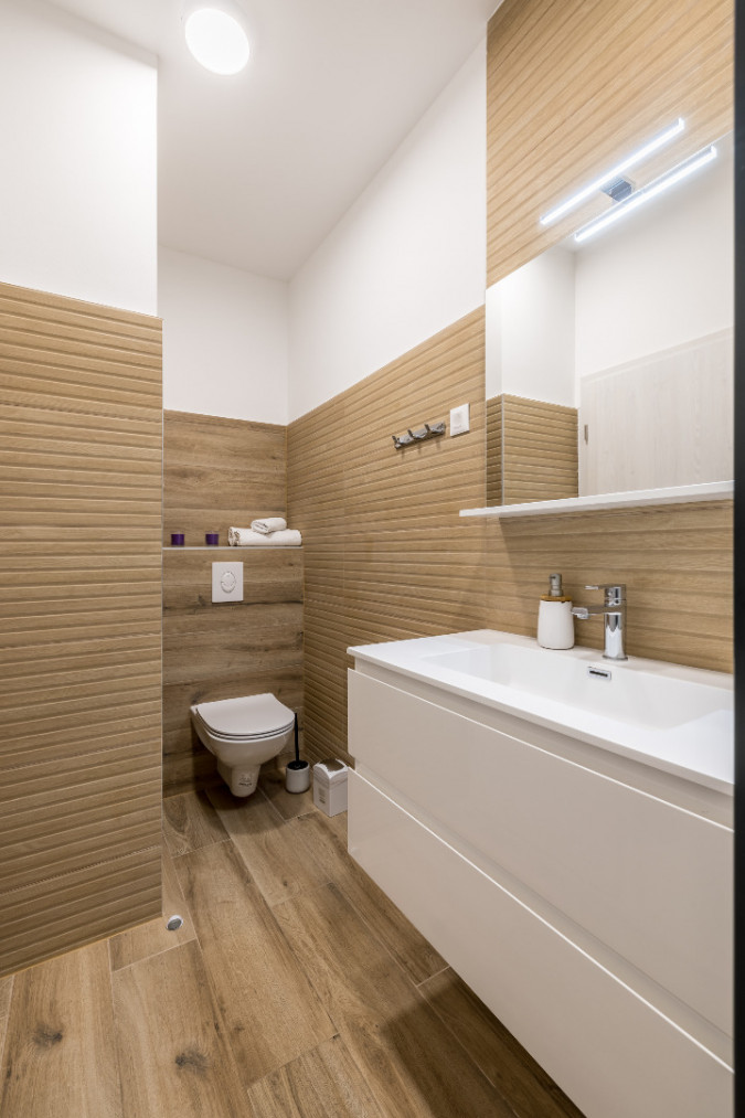 Apartment 9, Villa Perla in Bratu&scaron; on the Makarska Riviera &ndash; Apartments with a view of the Adriatic Sea Ba&scaron;ka Voda
