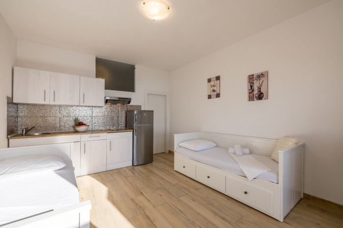 Apartment 7, Villa Perla in Bratu&scaron; on the Makarska Riviera &ndash; Apartments with a view of the Adriatic Sea Ba&scaron;ka Voda