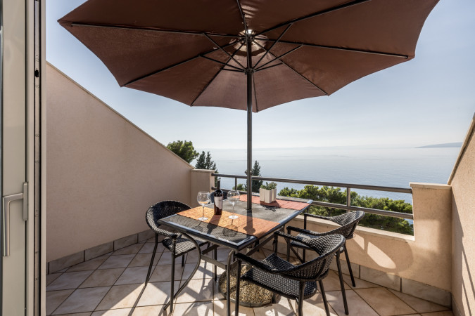 Apartment 1, Villa Perla in Bratu&scaron; on the Makarska Riviera &ndash; Apartments with a view of the Adriatic Sea Ba&scaron;ka Voda