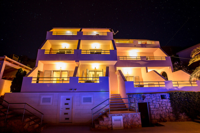 Exterior, Villa Perla in Bratu&scaron; on the Makarska Riviera &ndash; Apartments with a view of the Adriatic Sea Ba&scaron;ka Voda