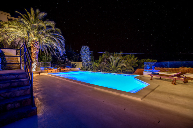 Exterior, Villa Perla in Bratu&scaron; on the Makarska Riviera &ndash; Apartments with a view of the Adriatic Sea Ba&scaron;ka Voda