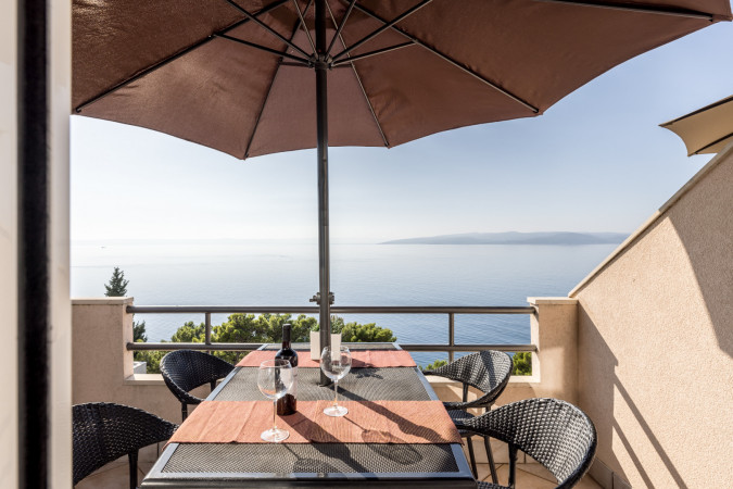 Apartment 1, Villa Perla in Bratu&scaron; on the Makarska Riviera &ndash; Apartments with a view of the Adriatic Sea Ba&scaron;ka Voda