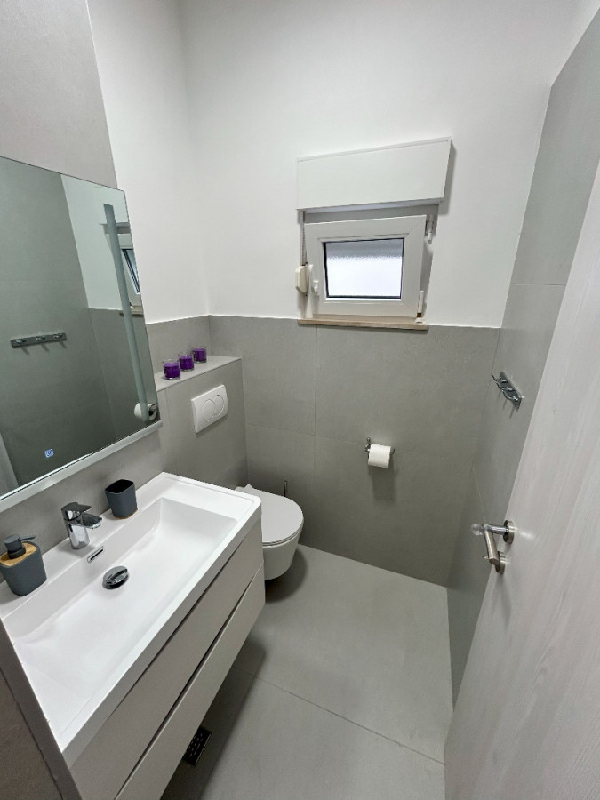 Apartment 5, Villa Perla in Bratu&scaron; on the Makarska Riviera &ndash; Apartments with a view of the Adriatic Sea Ba&scaron;ka Voda