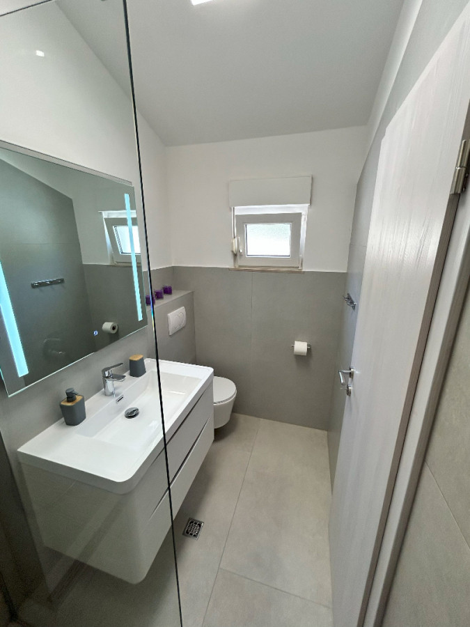 Apartment 3, Villa Perla in Bratu&scaron; on the Makarska Riviera &ndash; Apartments with a view of the Adriatic Sea Ba&scaron;ka Voda