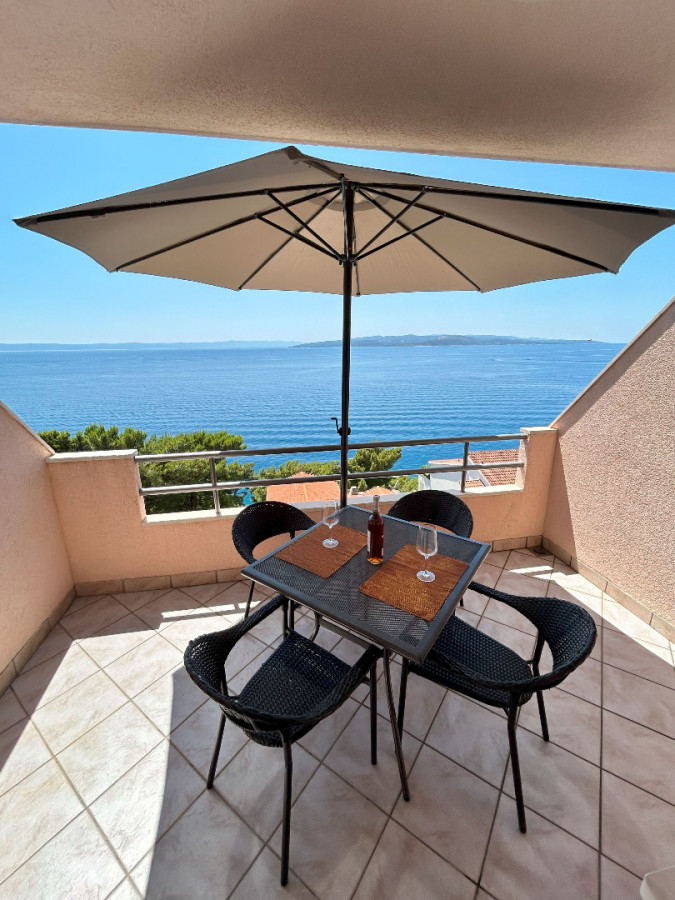 Apartment 3, Villa Perla in Bratu&scaron; on the Makarska Riviera &ndash; Apartments with a view of the Adriatic Sea Ba&scaron;ka Voda