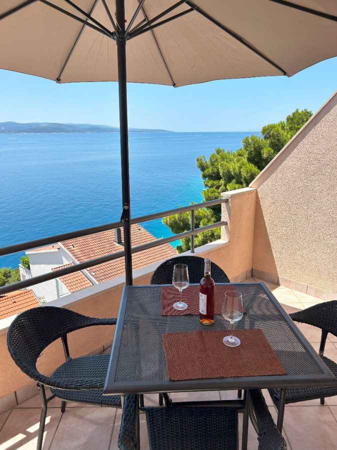 Apartment 4, Villa Perla in Bratu&scaron; on the Makarska Riviera &ndash; Apartments with a view of the Adriatic Sea Ba&scaron;ka Voda