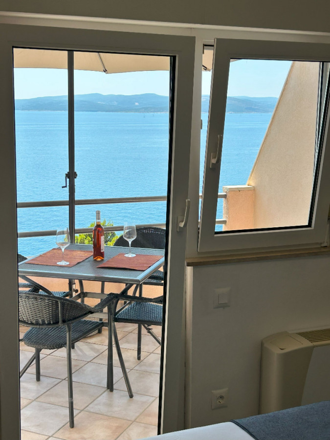 Apartment 5, Villa Perla in Bratu&scaron; on the Makarska Riviera &ndash; Apartments with a view of the Adriatic Sea Ba&scaron;ka Voda