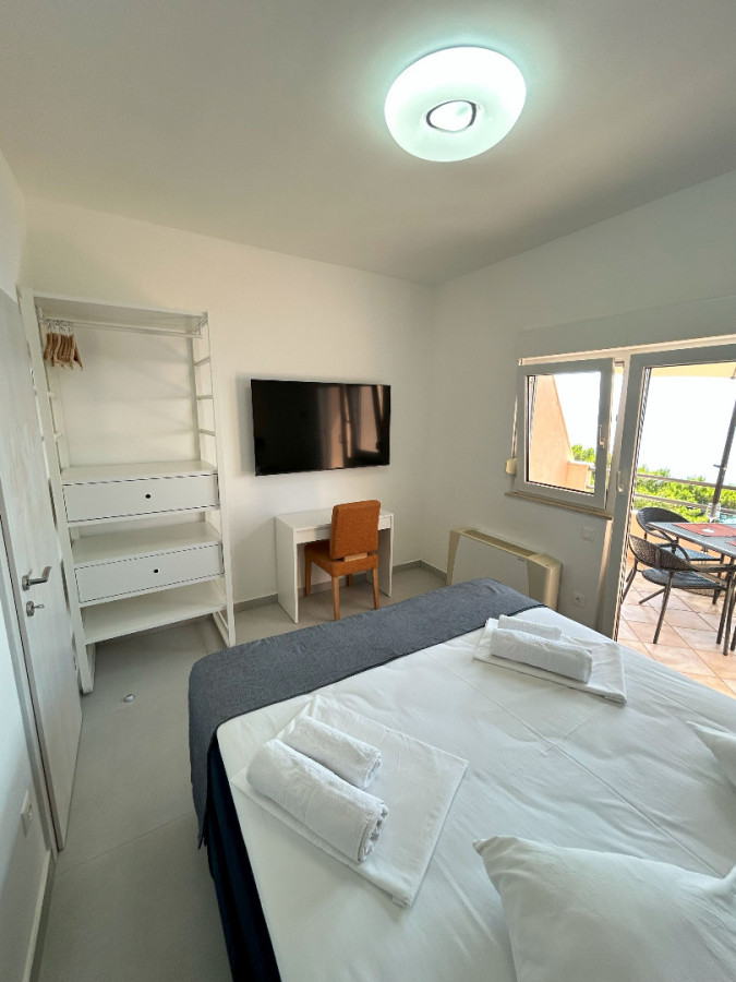 Apartment 6, Villa Perla in Bratu&scaron; on the Makarska Riviera &ndash; Apartments with a view of the Adriatic Sea Ba&scaron;ka Voda