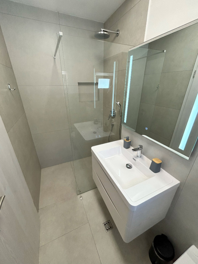 Apartment 3, Villa Perla in Bratu&scaron; on the Makarska Riviera &ndash; Apartments with a view of the Adriatic Sea Ba&scaron;ka Voda