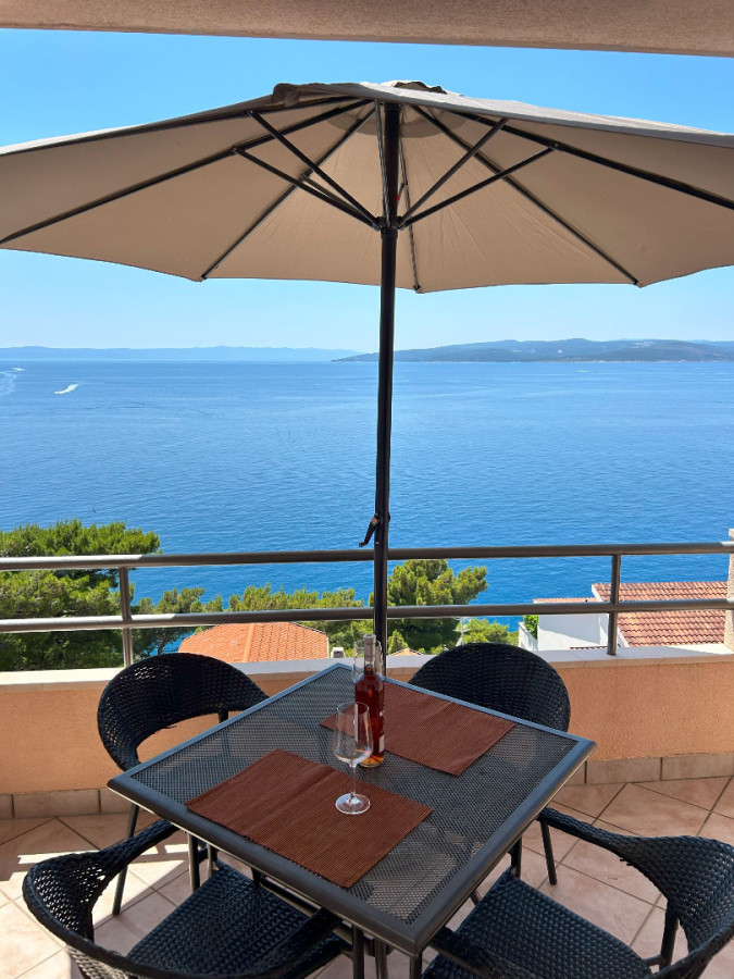 Apartment 4, Villa Perla in Bratu&scaron; on the Makarska Riviera &ndash; Apartments with a view of the Adriatic Sea Ba&scaron;ka Voda