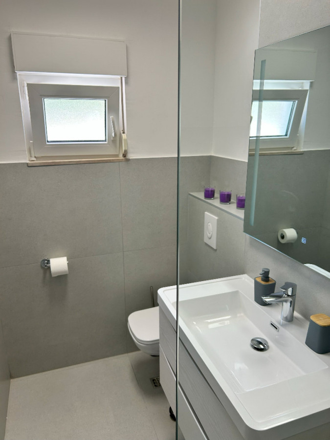 Apartment 4, Villa Perla in Bratu&scaron; on the Makarska Riviera &ndash; Apartments with a view of the Adriatic Sea Ba&scaron;ka Voda